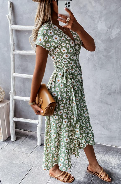 Women's Dress – Relaxed Fit – A-Line Cut – Floral Print – Light and Breathable