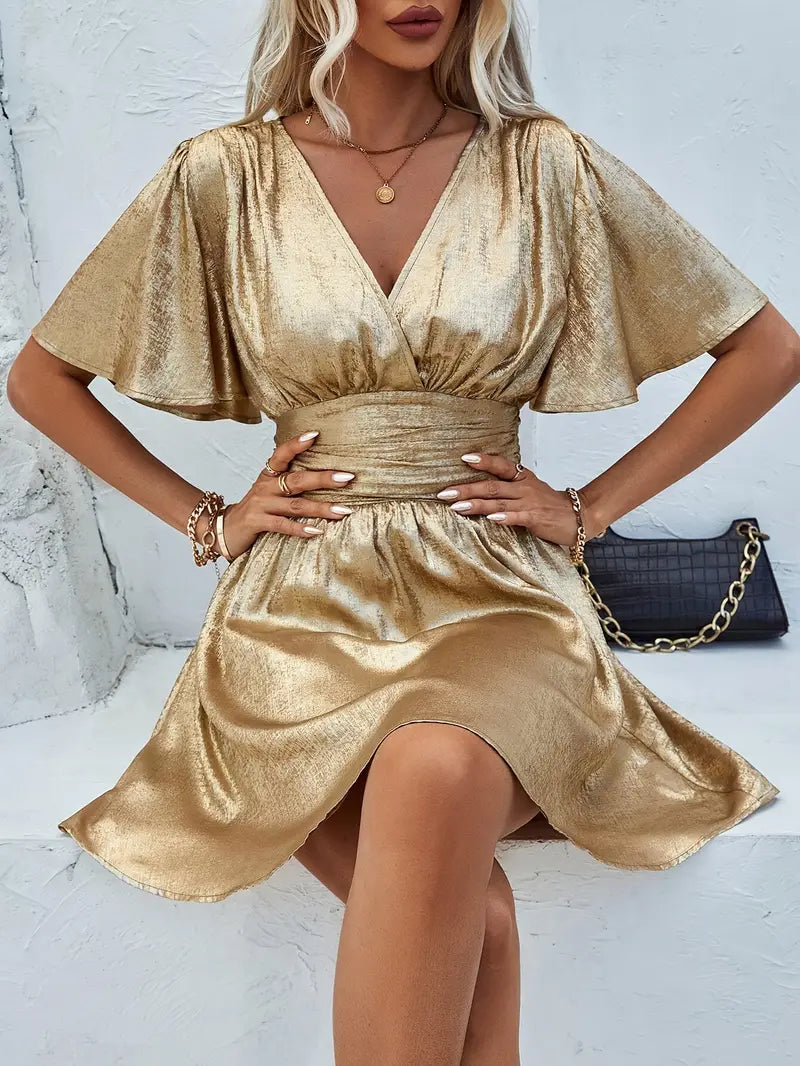 Kvinde Kjole - Flatterende Fit & Flare - V-Hals - Korte Flutter Ærmer - Elegant Look