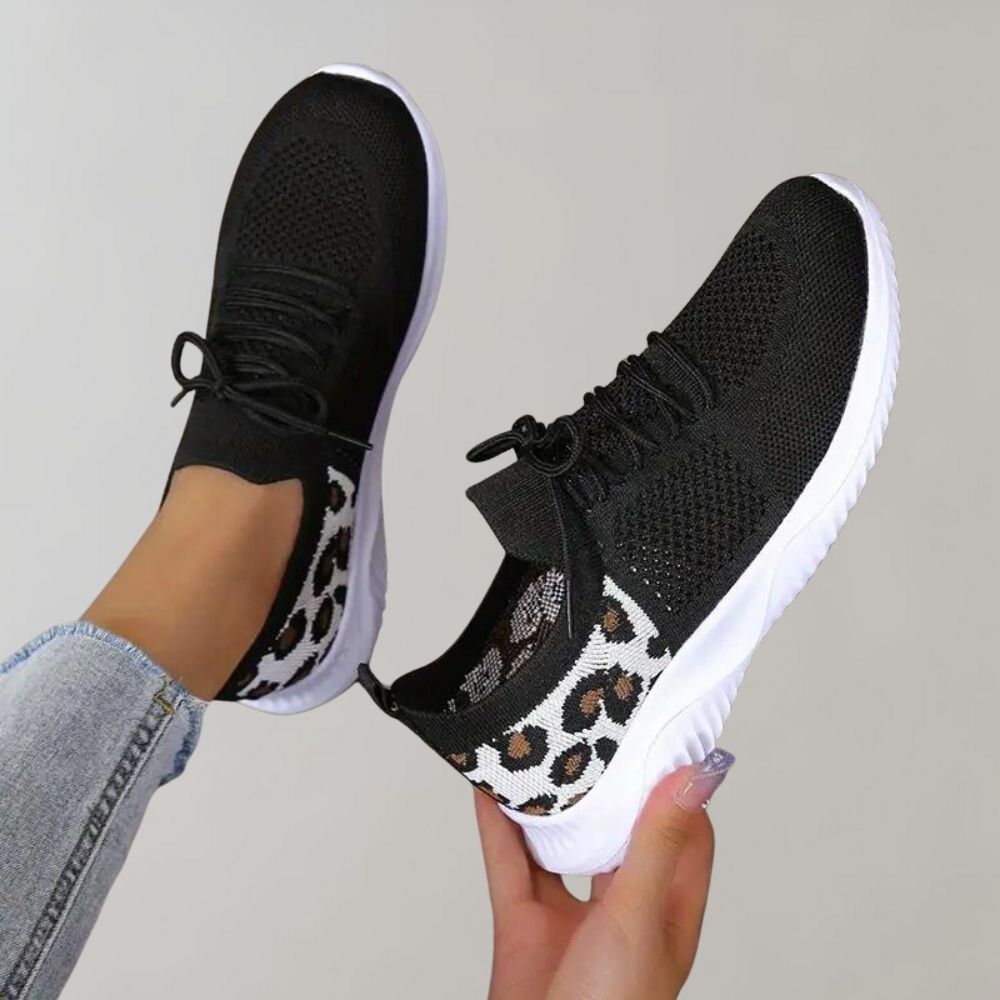 Women's Sneakers - Breathable Mesh - Shock-Absorbing Sole - Lace Closure - Comfortable Fit