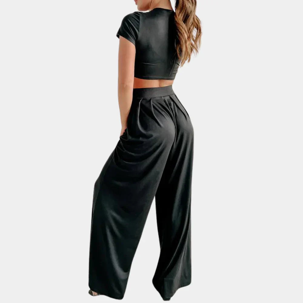 Women's Two-Piece Set - Cropped Short-Sleeved Top & High-Waisted Wide Pants - Elegant Look