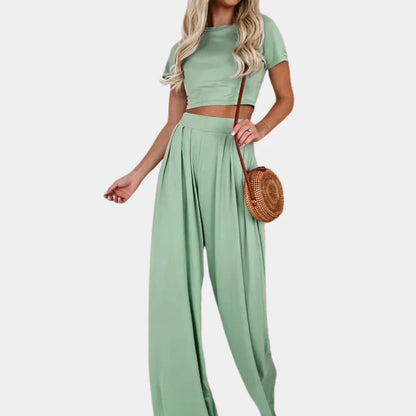 Women's Two-Piece Set - Cropped Short-Sleeved Top & High-Waisted Wide Pants - Elegant Look