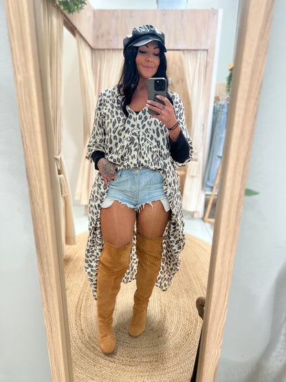 Dress for Women - Loose Fit - V-neck - Elbow-length Sleeves - Asymmetric Hem - Animal Print