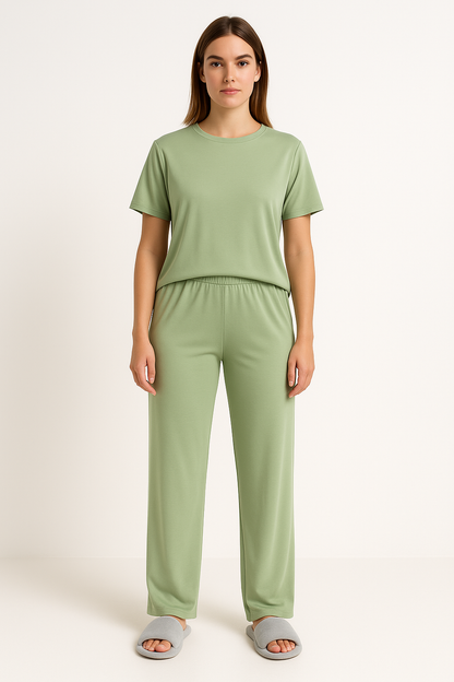 Women's Lounge Set – Short-Sleeved Top – Crop Fit – Wide Pants – Breathable Material