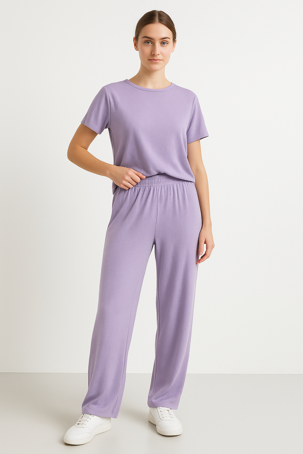 Women's Lounge Set – Short-Sleeved Top – Crop Fit – Wide Pants – Breathable Material