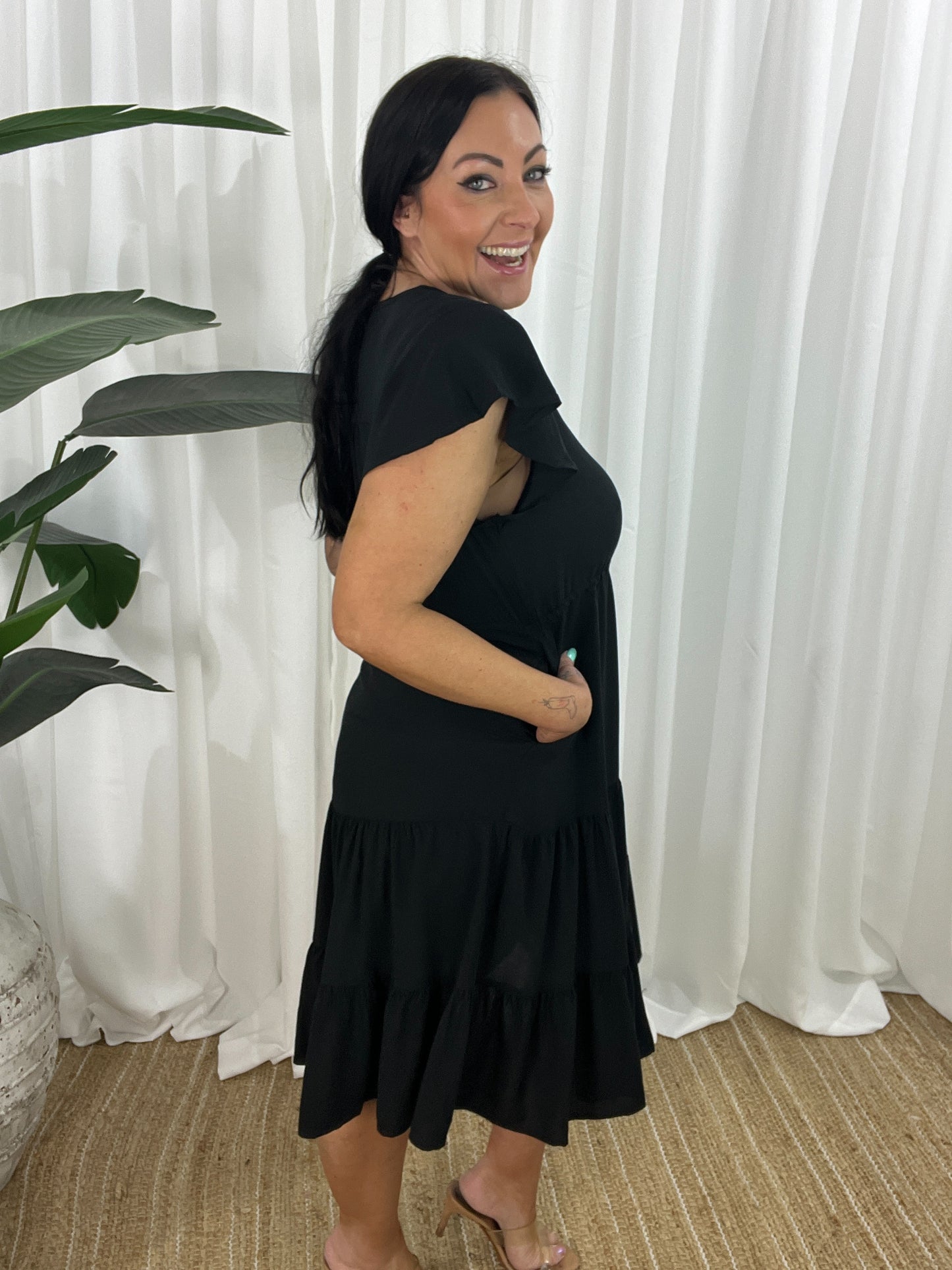 Women's Dress - V-neck - Button Closure - Adjustable Waist - Short Sleeves - Loose Fit