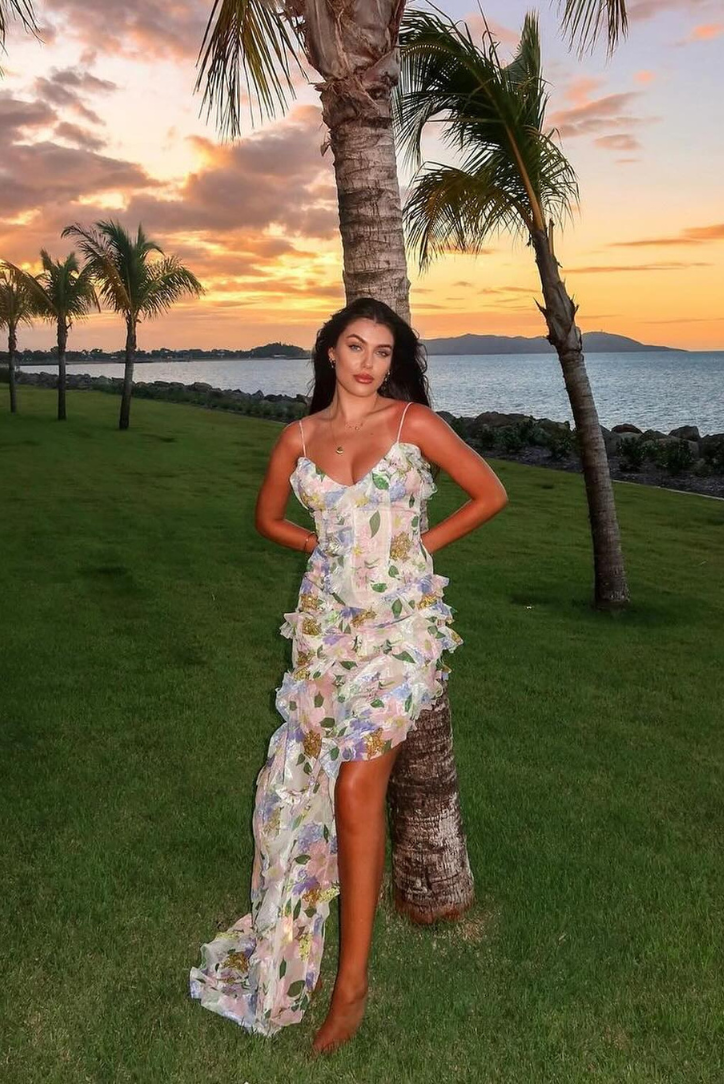 Dress for Women – Maxi Dress – V-Neck – Floral Pattern – Light and Airy Fit