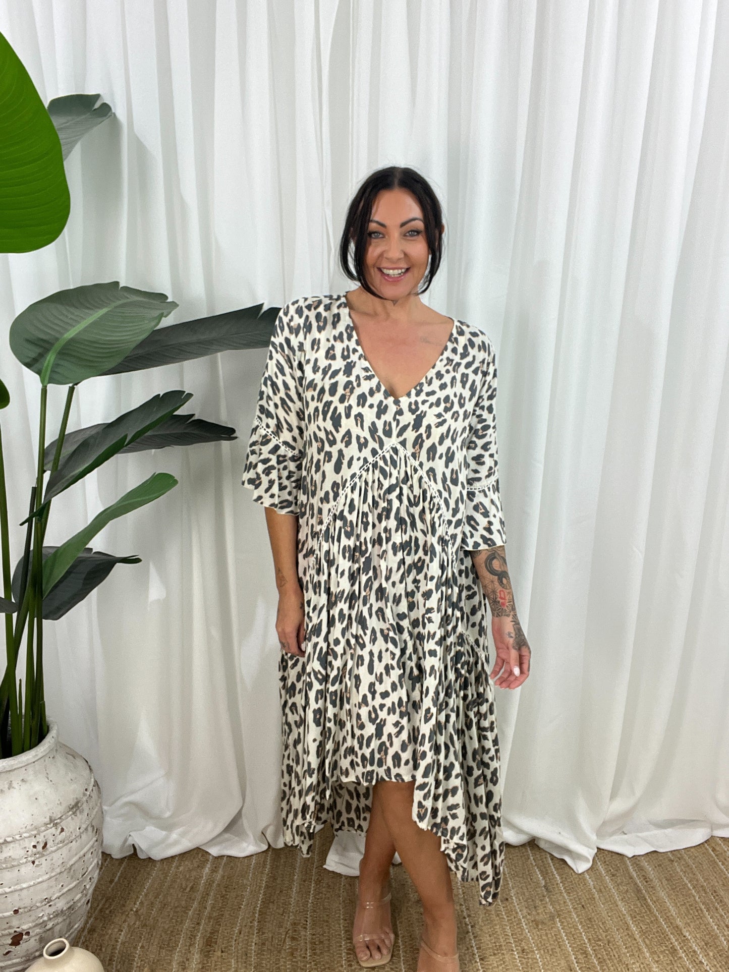 Dress for Women - Loose Fit - V-neck - Elbow-length Sleeves - Asymmetric Hem - Animal Print