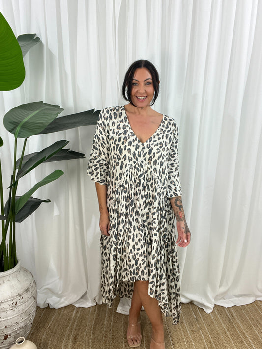 Dress for Women - Loose Fit - V-neck - Elbow-length Sleeves - Asymmetric Hem - Animal Print