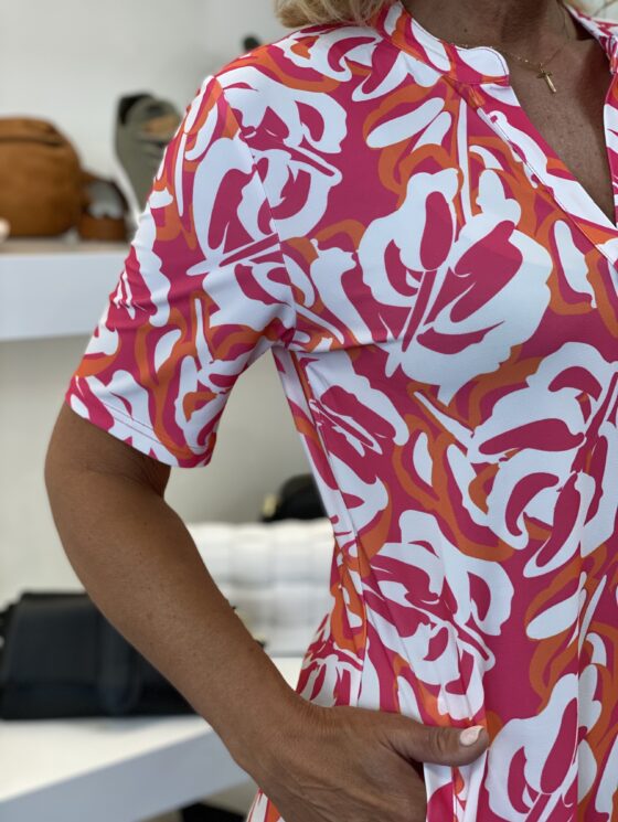 Women's Dress - V-neck - Shirt Dress Cut - Short Sleeves - Relaxed Fit