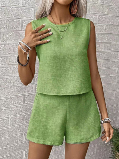 Women's Set with Top and Shorts – Relaxed Fit – Lightly Woven – Sleeveless and Short