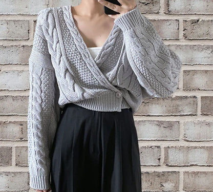 Women's Cardigan – Relaxed Fit – Short Style – Cable Knit – Button Closure – Wool Blend