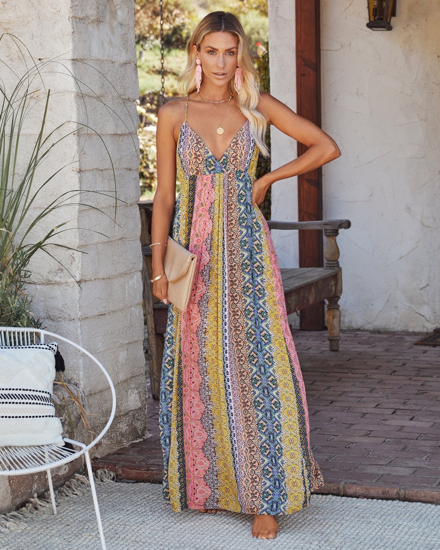 Women's Maxi Dress – Lightweight Woven Fabric – Relaxed Fit – V-Neck – Open Back – Print Design