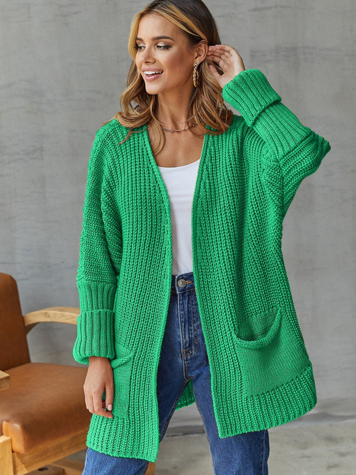 Women's Cardigan – Chunky Knit – Oversized Fit – V-Neck – Front Pockets