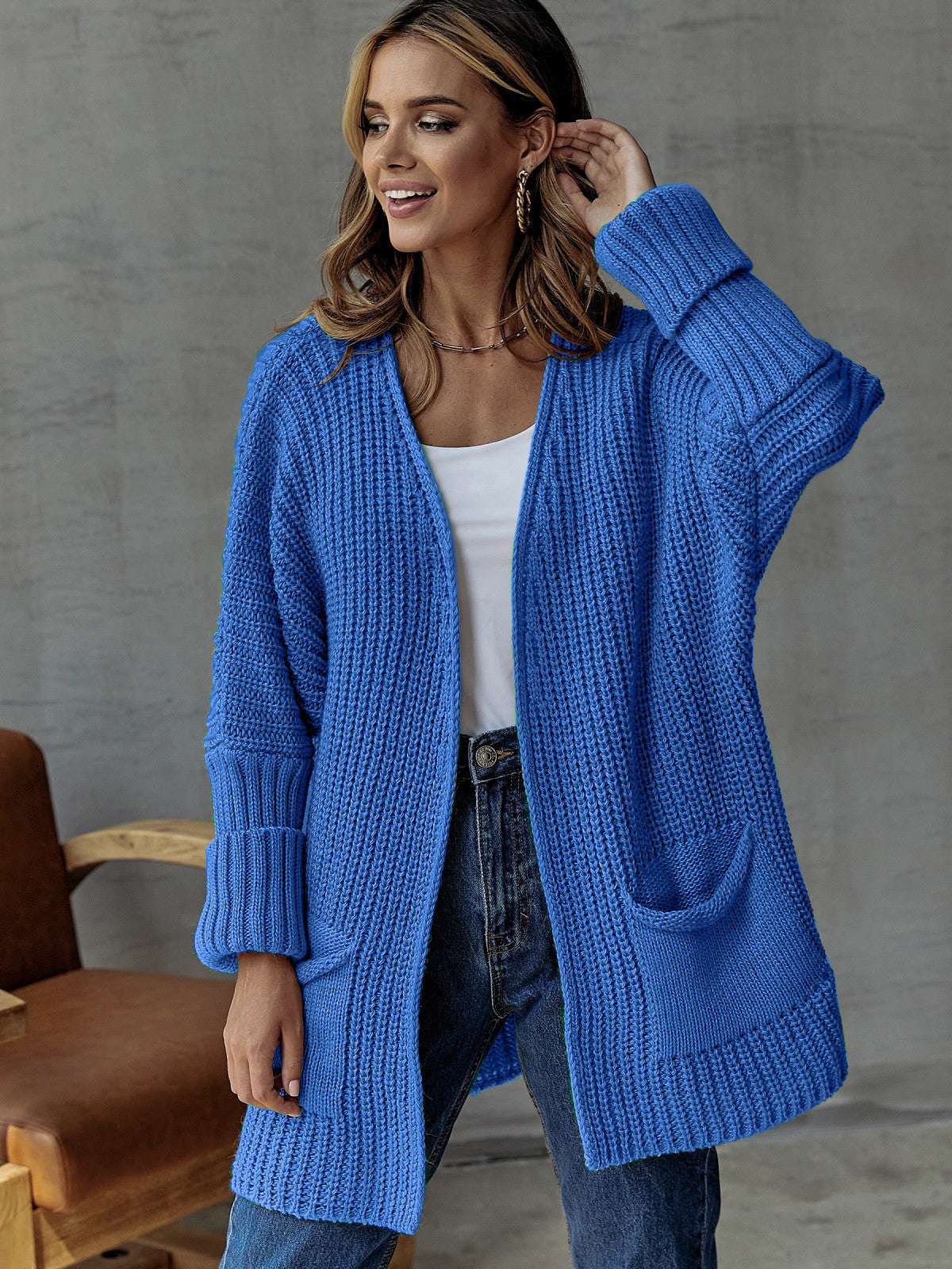 Women's Cardigan – Chunky Knit – Oversized Fit – V-Neck – Front Pockets