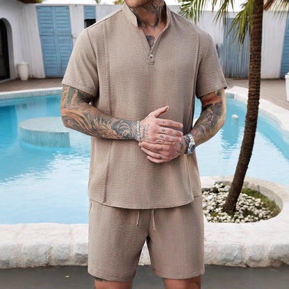 Men's Set with Henley T-shirt and Shorts – Relaxed Fit – Breathable Fabric – Casual Look