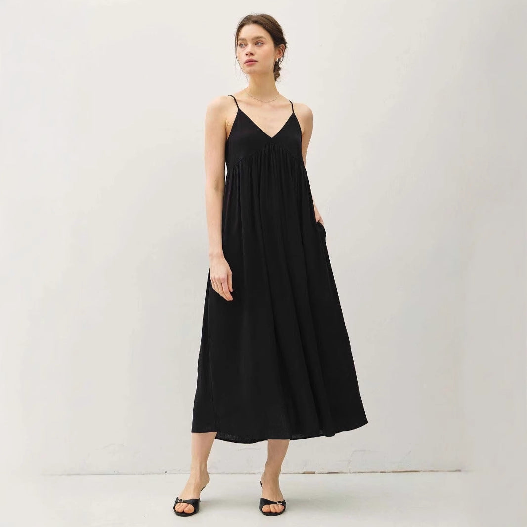 Women's Maxi Dress – Loose Fit – Lightweight and Breathable – V-neck – Pleated with Spaghetti Straps
