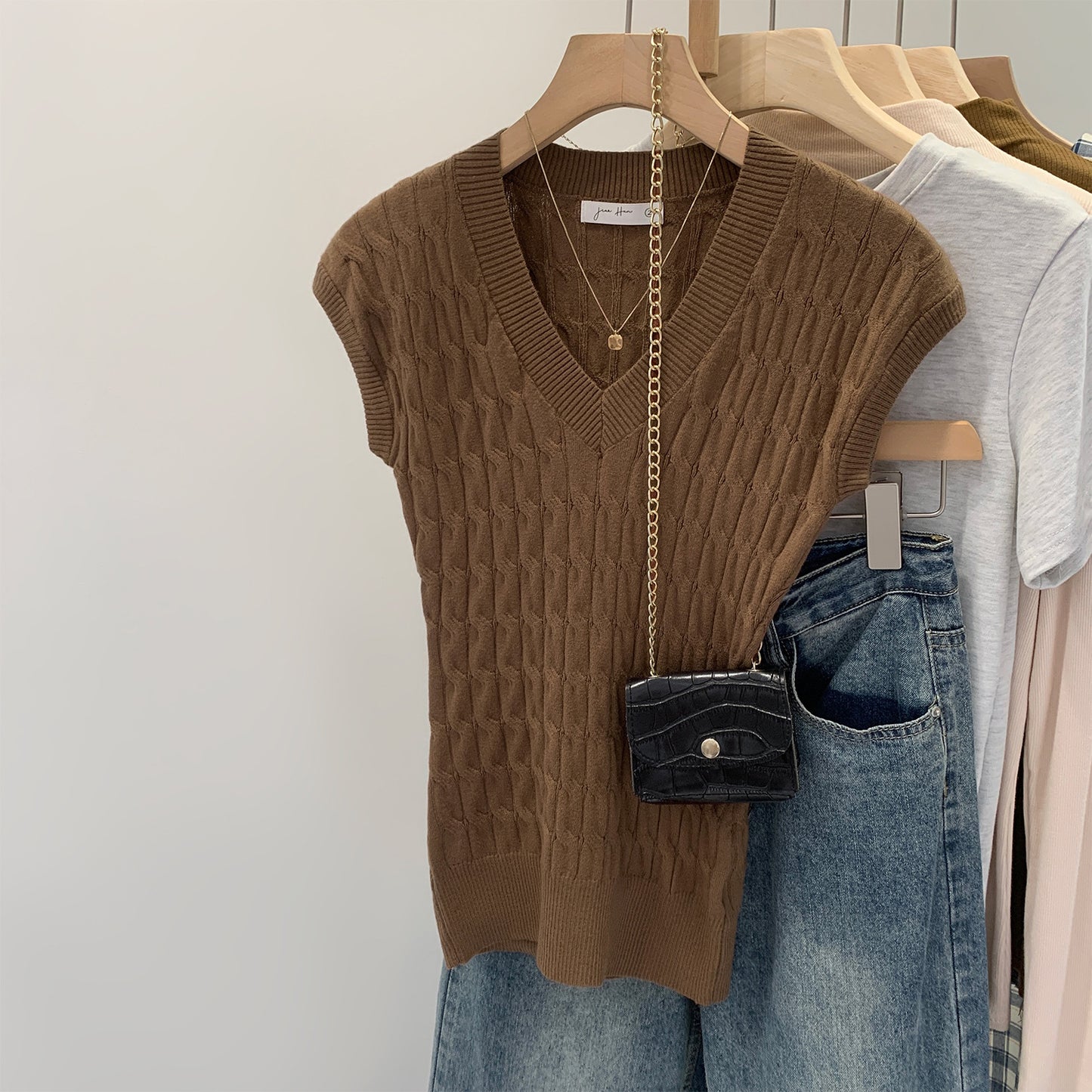 Women's Knit Vest - V-Neck Cable Pattern - Sleeveless - Versatile Layering