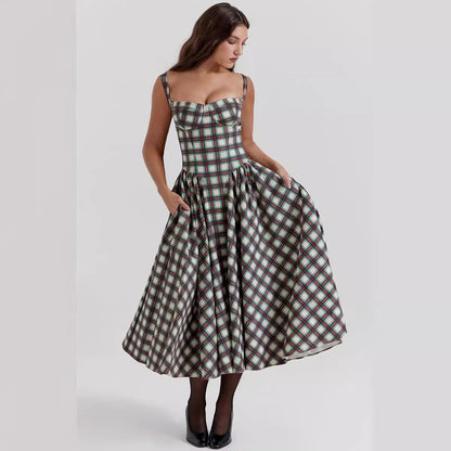 Women's Maxi Dress – Fitted Bodice – Elegant Checkered Pattern – With Pockets – Long Silhouette