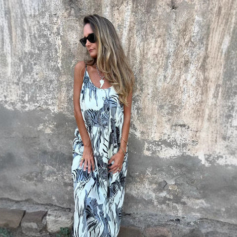 Women's Maxi Dress – Relaxed Fit – Adjustable Straps – Natural Fibers – Pockets
