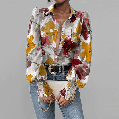Dame Skjorte – Oversize Pasform – Flæseærmer – Blomsterprint – Smockede Manchetter