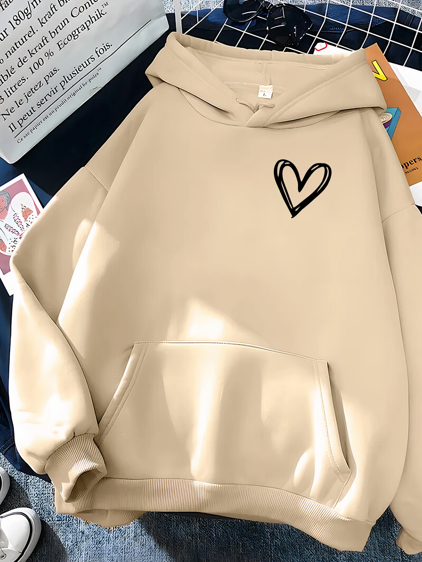 Women's Hoodie – Relaxed Fit – Soft Cotton Feel – Heart Graphic – Casual