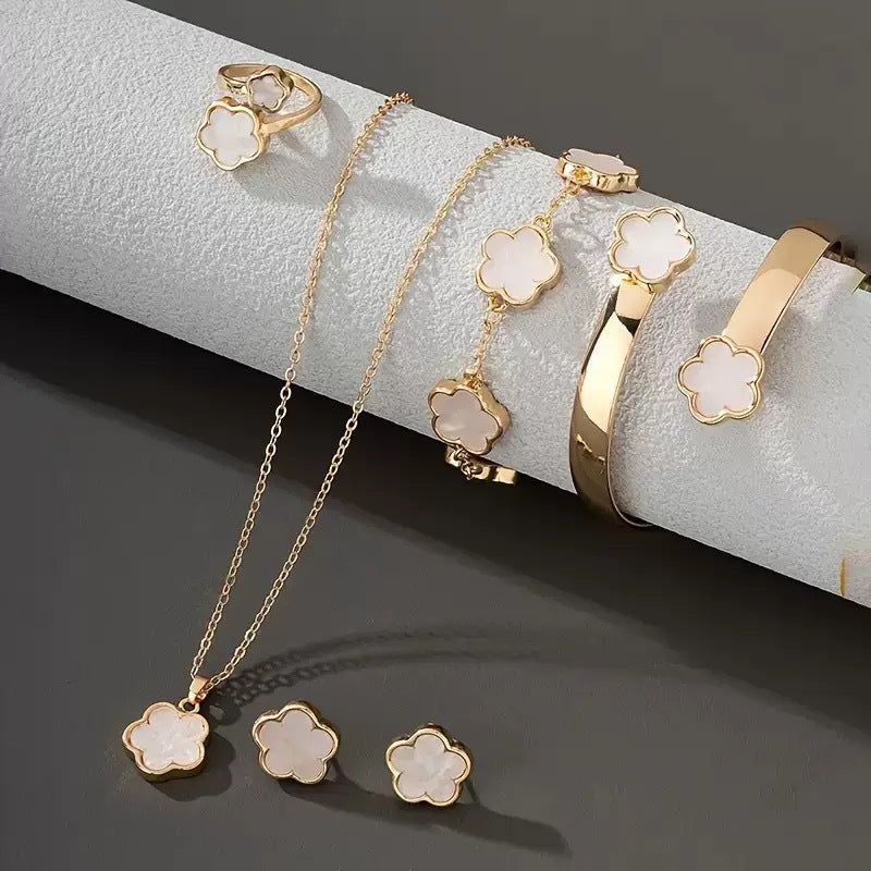 Sienna 3-Piece Jewelry Set | Necklace, Earrings & Bracelet with Flower Charms