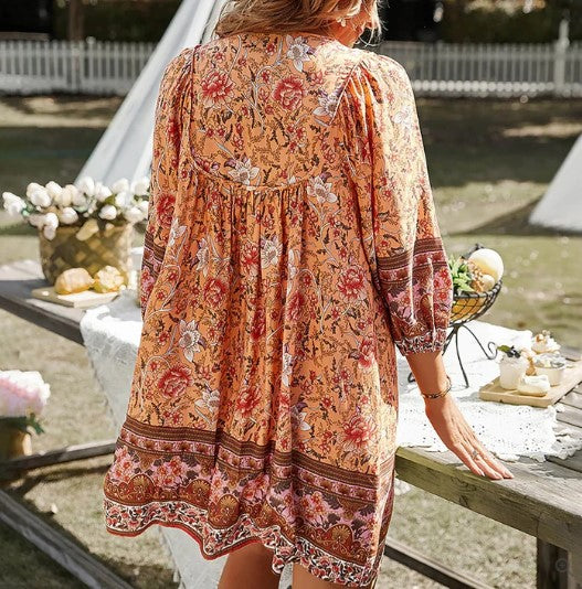 Dame Boheme Kjole - Løs Pasform - V-hals - Trekvartærmer - Blomsterprint