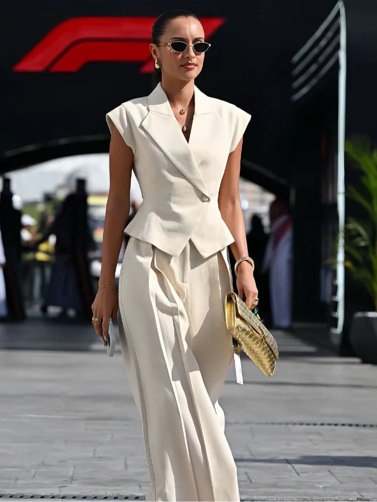 Women's Jumpsuit – Sleeveless V-Neck – High Waist – Wide Legs – Luxurious Fabric