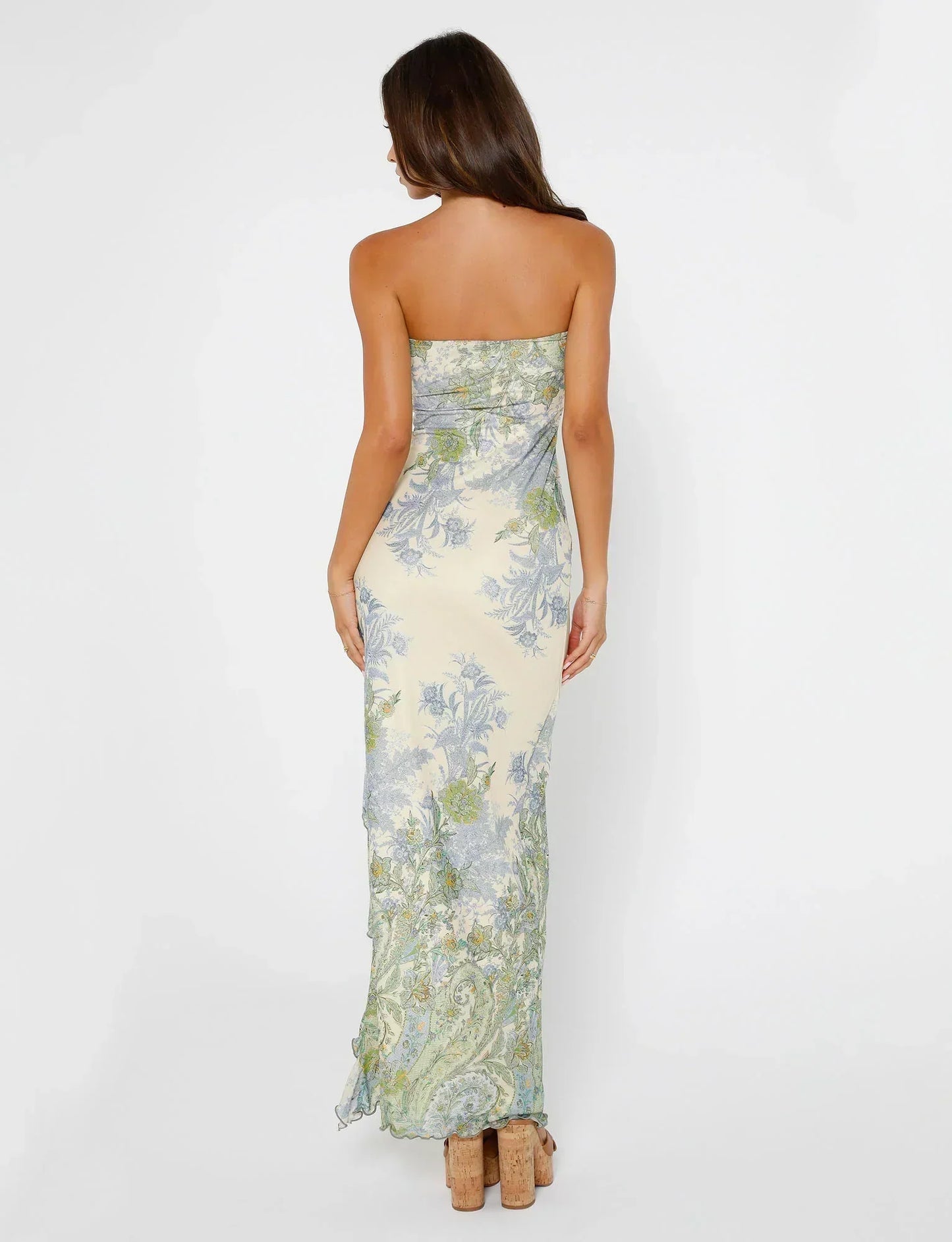 Kvinders Maxikjole – Stropløs Pasform – Blomsterprint – Høj Slids – Elegant Silhuet