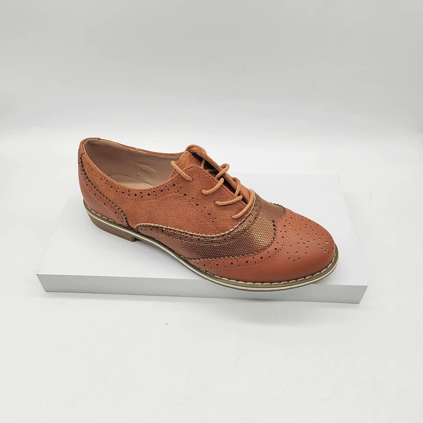 Dame Brogues Sko - Ægte Læder - Klassisk Snørelukning - Elegant Perforeret Design