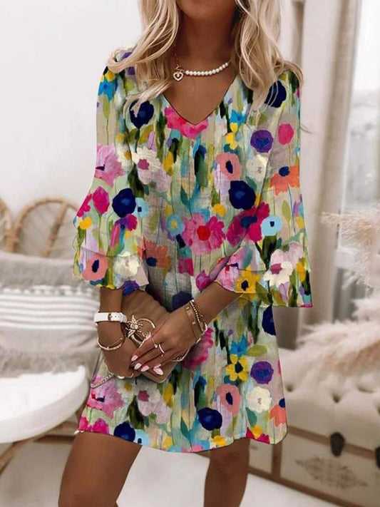 Women's Dress – Mini Dress – Relaxed Fit – V-Neck – 3/4 Sleeves – Floral Pattern