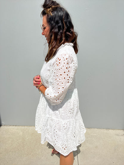 Dame Kjole - A-line Løs Pasform - 3/4 Ærmer - Knaplukning & Broderie Anglaise
