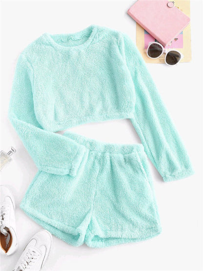 Women's Loungewear Set – Cropped Long-Sleeve Top – High-Waisted Shorts in Soft Fleece