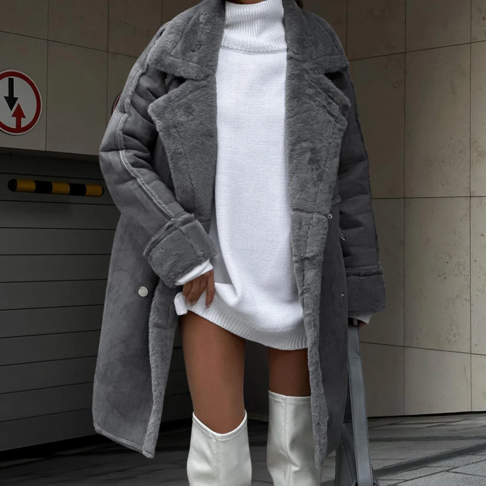 Women's Long Coat – Oversized Fit – Soft Velvety Material – Wide Lapels