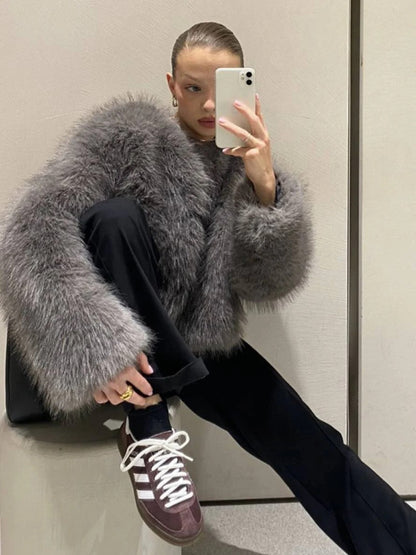 Women’s Coat - Faux Fur - Cropped Fit - Round Neck - Open Front