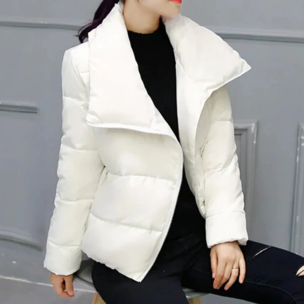 Women’s Winter Coat - Quilted Padded Fabric - Regular Fit - Funnel Neck - Cropped Length