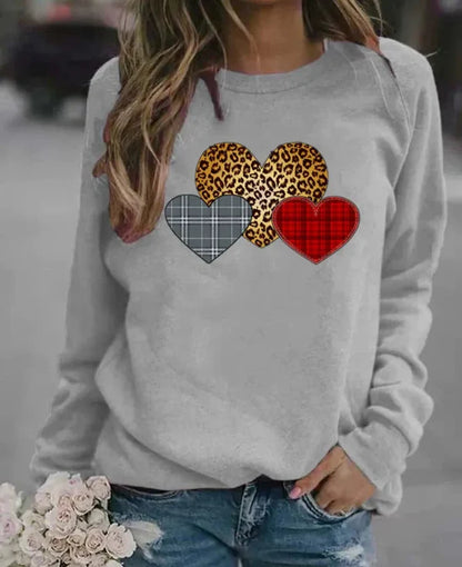 Women's Sweatshirt – Loose Fit – Long Sleeves – Soft Cozy Texture – Heart Print