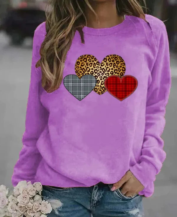 Women's Sweatshirt – Loose Fit – Long Sleeves – Soft Cozy Texture – Heart Print