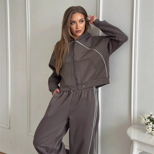 Women's Two-Piece Set – Oversize Fit – Cropped Hoodie with Zipper – Loose Pants
