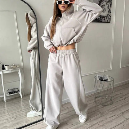 Women's Two-Piece Set – Oversize Fit – Cropped Hoodie with Zipper – Loose Pants