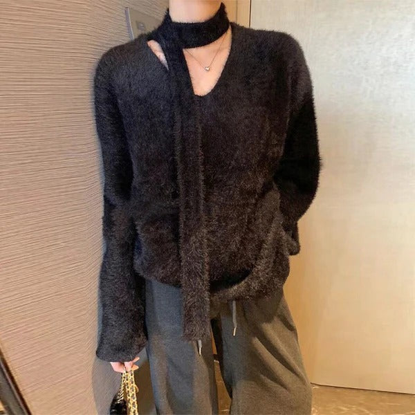 Women's Pullover – Oversize Fit – Soft Wool Knit – Deep V-Neck – Scarf Detail