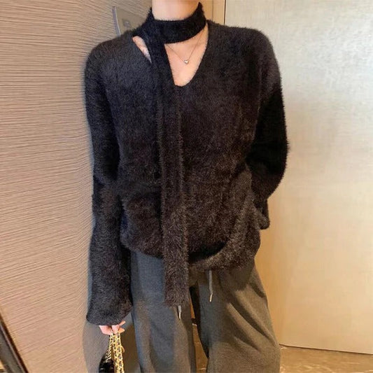 Women's Pullover – Oversize Fit – Soft Wool Knit – Deep V-Neck – Scarf Detail