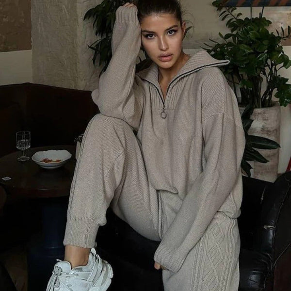 Women's Loungewear Set – Soft Knit – Oversized Fit – Quarter Zipper – Ribbed Edges