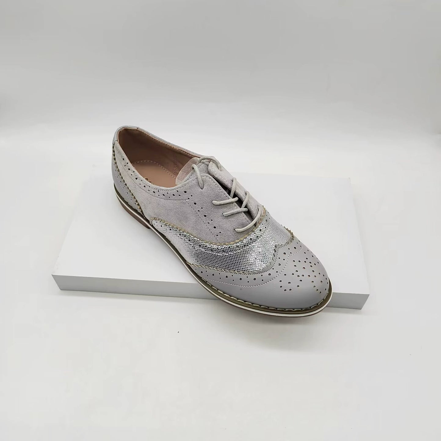 Dame Brogues Sko - Ægte Læder - Klassisk Snørelukning - Elegant Perforeret Design