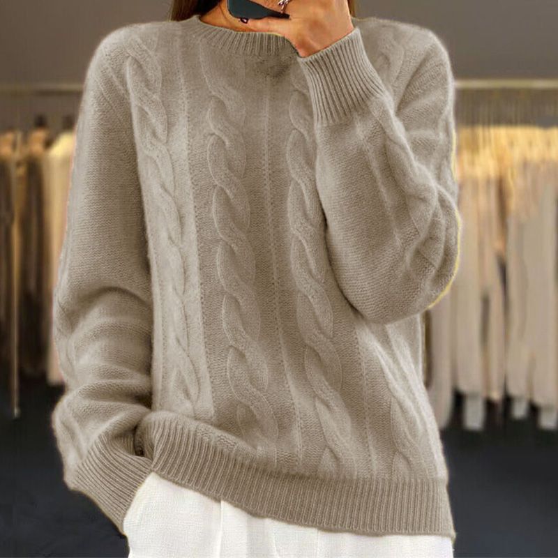 Women's Pullover Sweater – Relaxed Fit – Soft Wool – Cable Knit – Ribbed Edges
