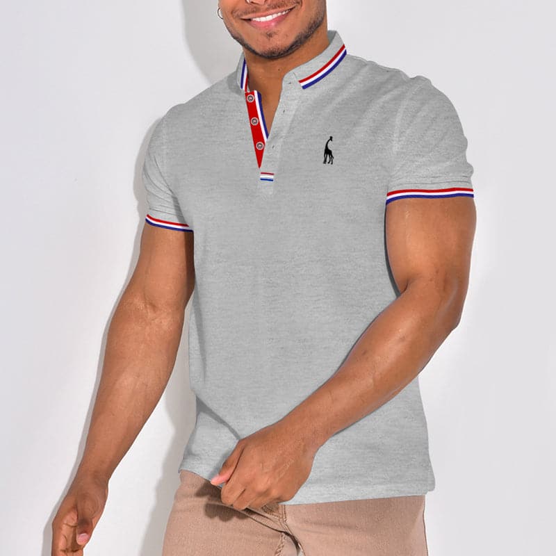 Rene - Elegant poloshirt med emblem og farveaccenter