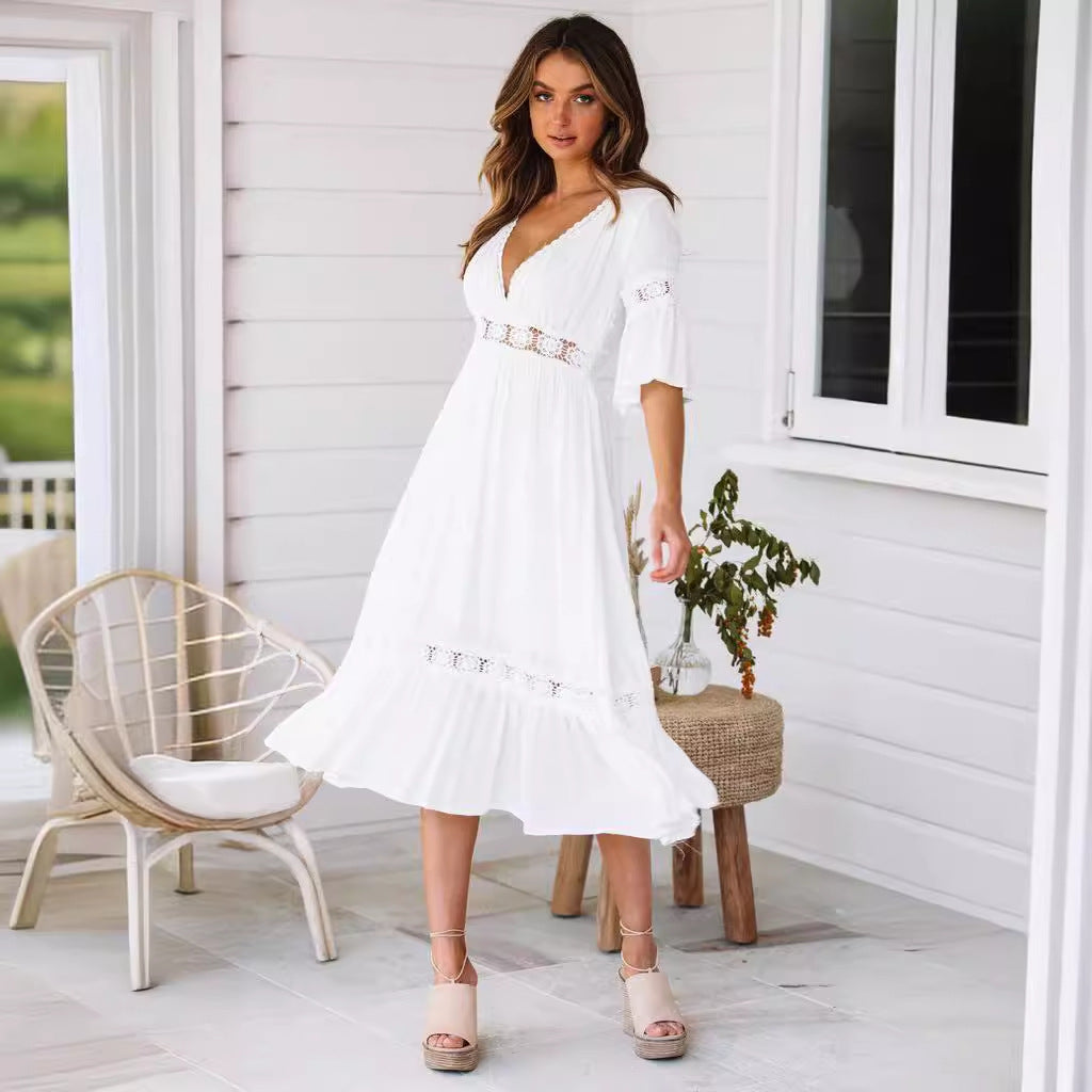 Chloé - Elegant hvid midikjole med blonde detaljer