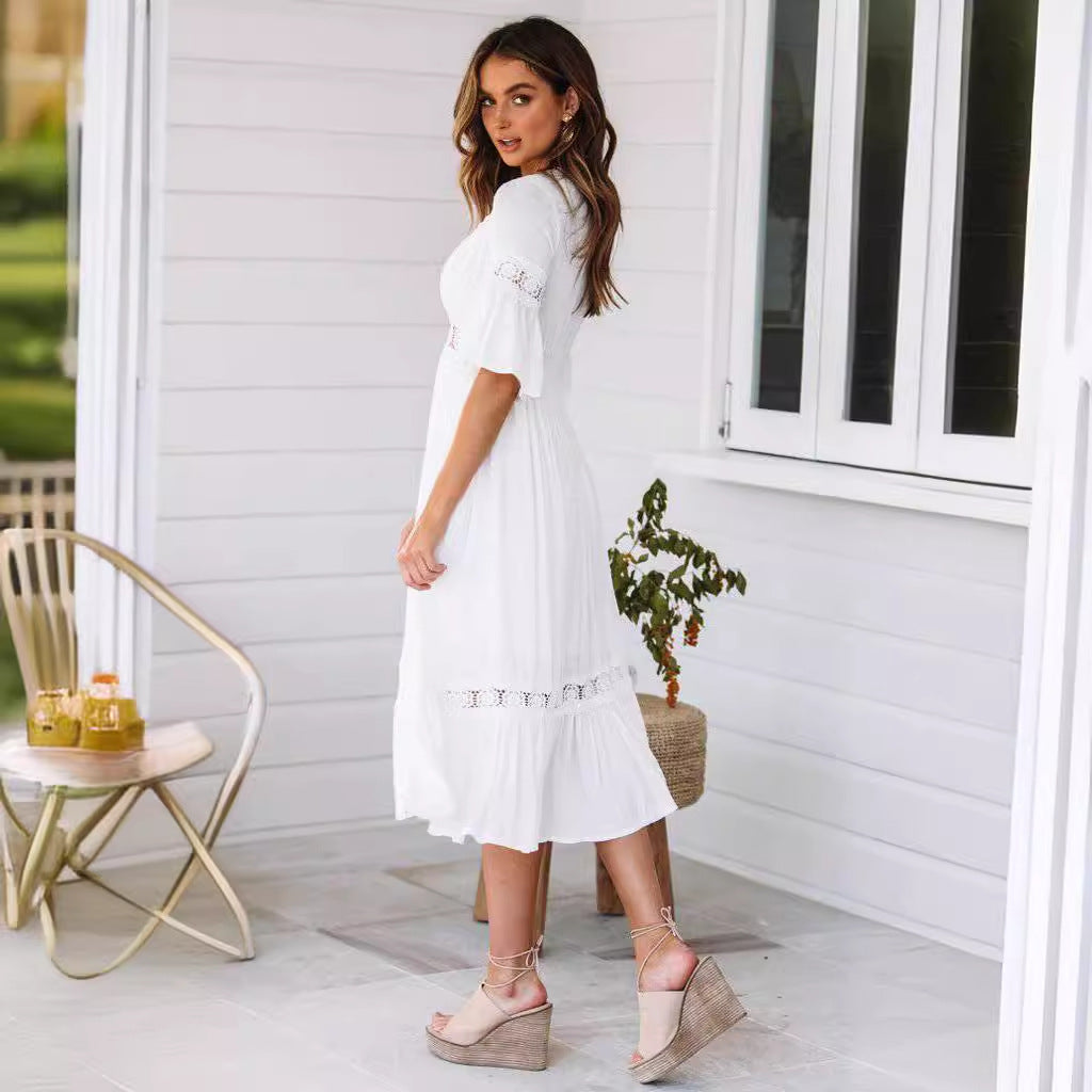 Chloé - Elegant hvid midikjole med blonde detaljer