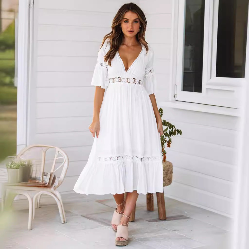 Chloé - Elegant hvid midikjole med blonde detaljer